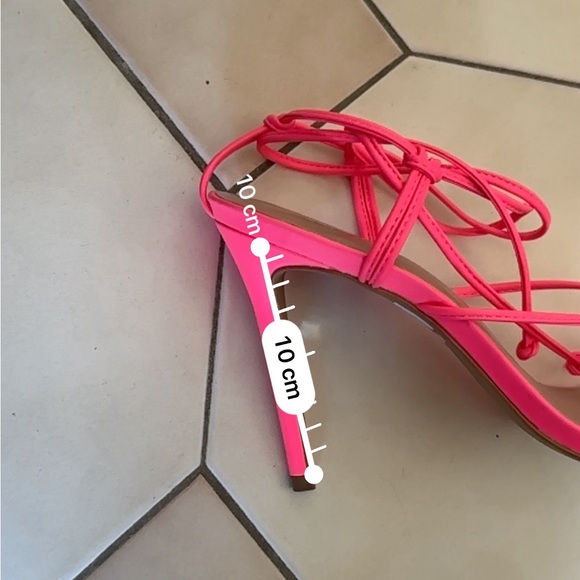 Aldo - hot pink stilettos - Picture 2 of 5